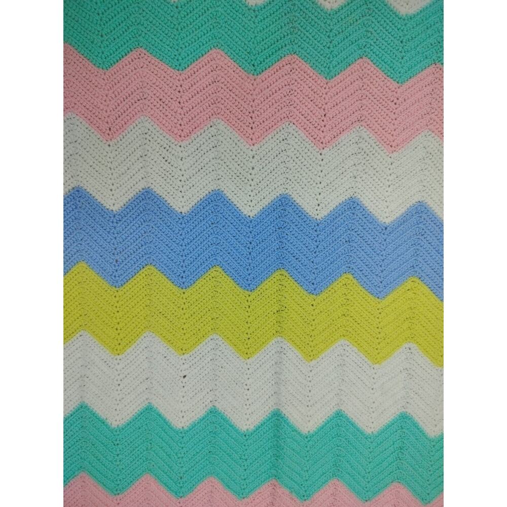Chevron Multicolored Ripple Afghan Throw Blanket - Picture 6 of 16